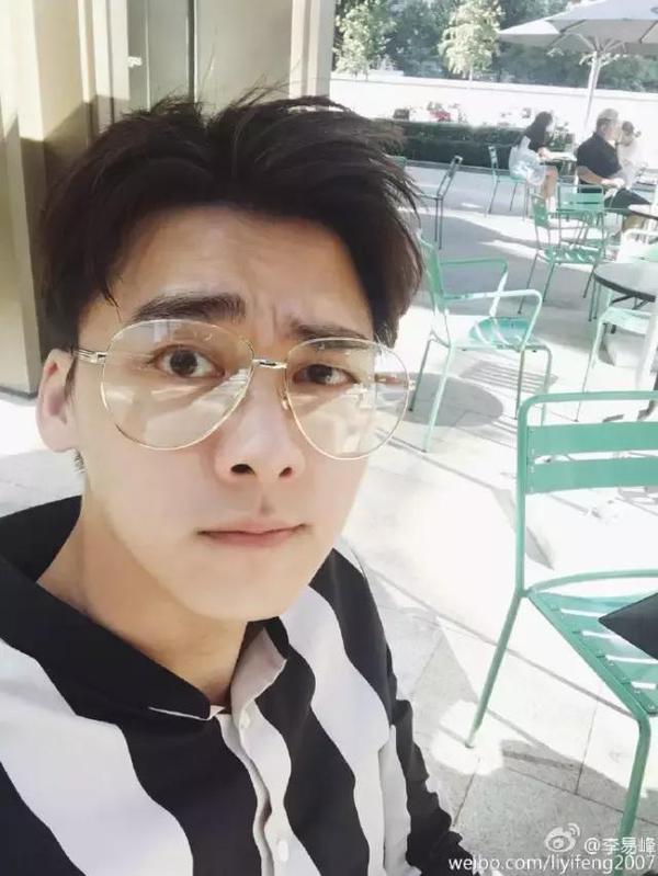 鹿晗李易峰楊洋張藝興，愛豆“眼鏡殺”誰更好看？