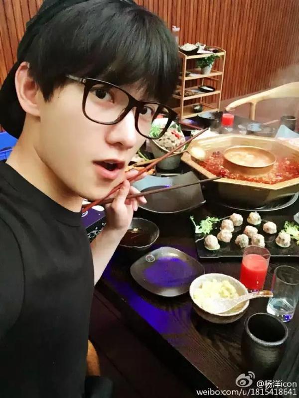 鹿晗李易峰楊洋張藝興，愛豆“眼鏡殺”誰更好看？